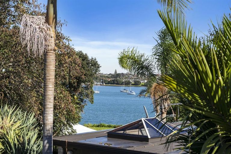 Photo of property in 10 Sanctuary Point, Sunnyhills, Auckland, 2010