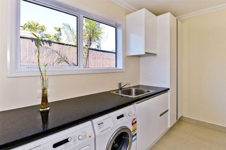 Photo of property in 9a Harrison Avenue, Belmont, Auckland, 0622