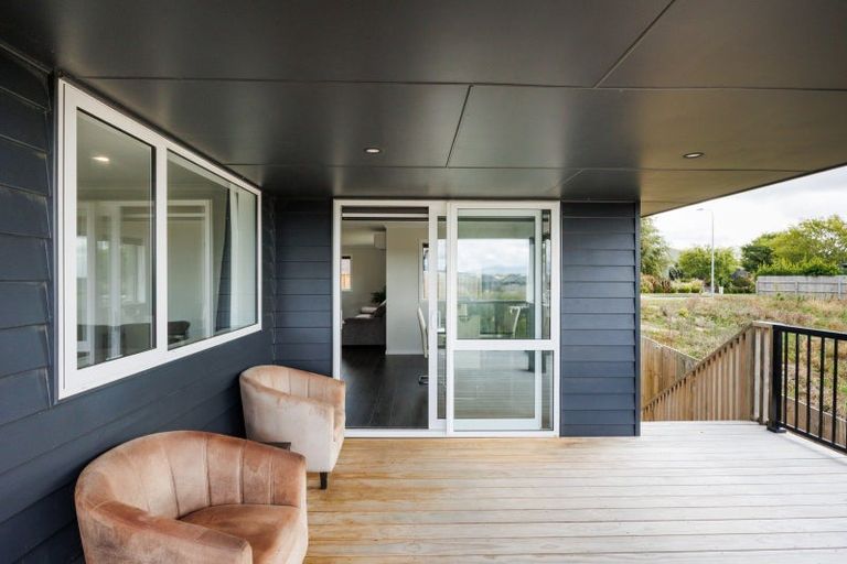 Photo of property in 7 Gibraltar Way, Fitzherbert, Palmerston North, 4410