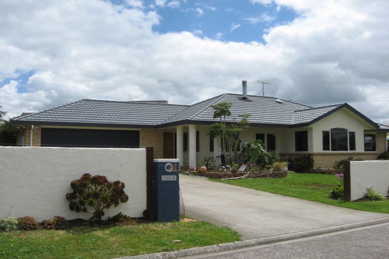 Photo of property in 1 Lieshout Way, Pukekohe, 2120