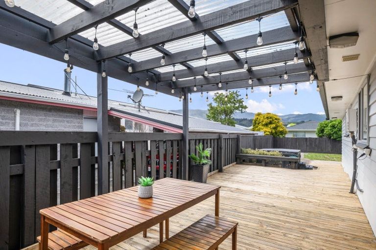 Photo of property in 4 Harvard Grove, Totara Park, Upper Hutt, 5018