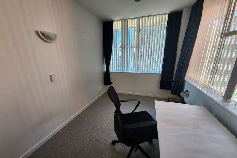 Photo of property in Terrace Tower Apartments, 6b/126 The Terrace, Wellington Central, Wellington, 6011