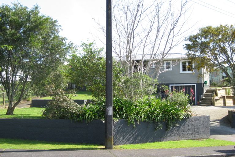 Photo of property in 3 London Terrace, Welbourn, New Plymouth, 4312