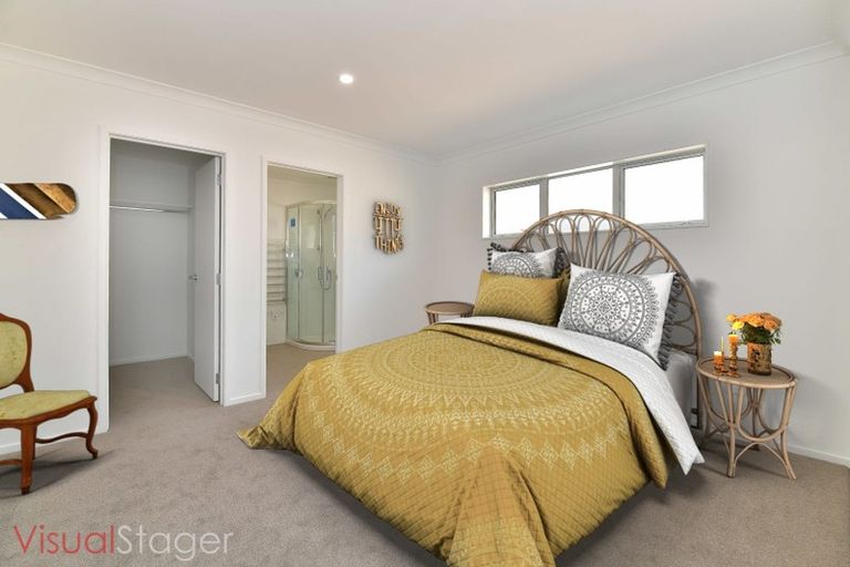 Photo of property in 55a Wade River Road, Stanmore Bay, Whangaparaoa, 0932