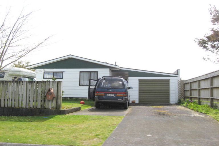 Photo of property in 1 Tawari Street, Inglewood, 4330