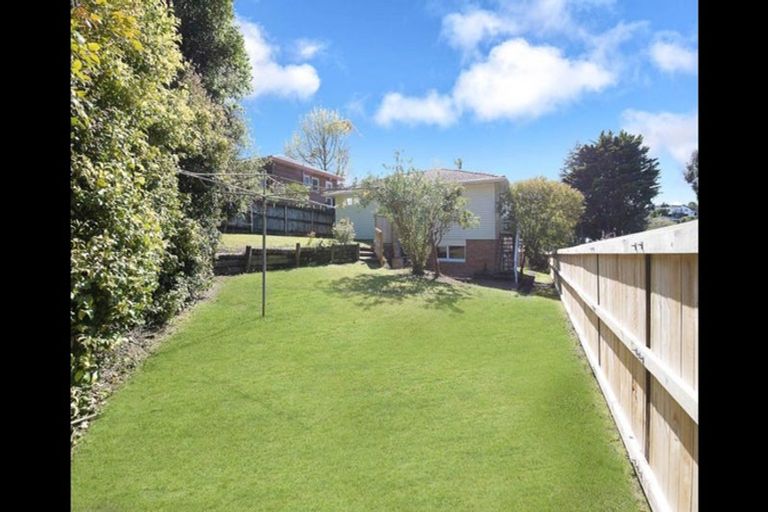 Photo of property in 1/28 Sequoia Place, Sunnynook, Auckland, 0620