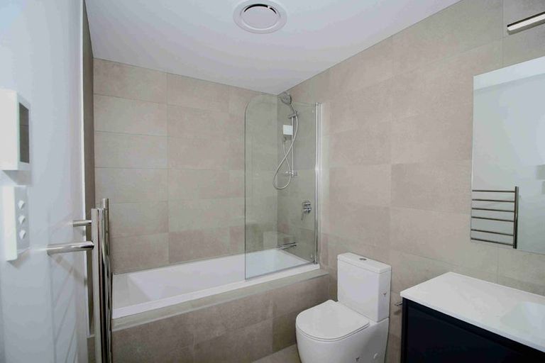 Photo of property in 122a Bucklands Beach Road, Bucklands Beach, Auckland, 2012