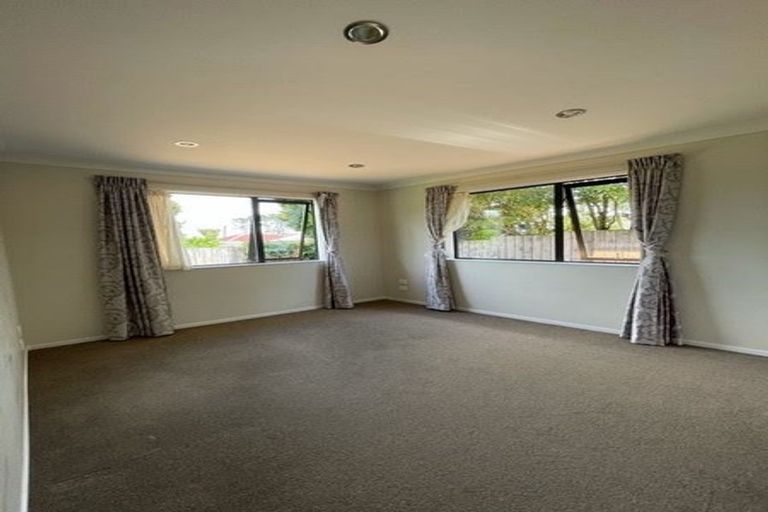 Photo of property in 236a Whitney Street, Blockhouse Bay, Auckland, 0600
