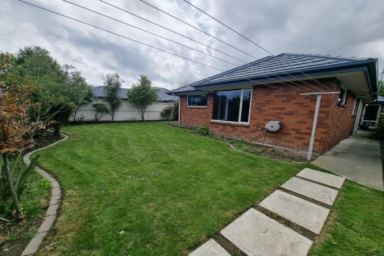 Photo of property in 393 Yaldhurst Road, Russley, Christchurch, 8042