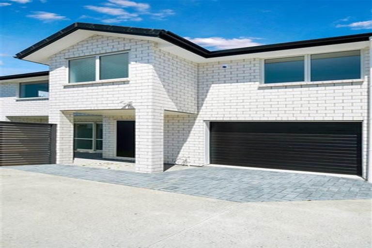 Photo of property in 14c Kirrie Avenue, Te Atatu South, Auckland, 0610