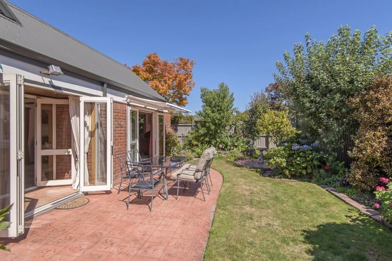 Photo of property in 2/6 Penhelig Place, Burnside, Christchurch, 8053