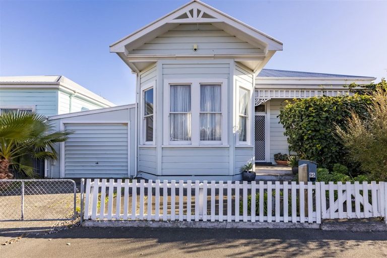 Photo of property in 95 Wellesley Road, Napier South, Napier, 4110