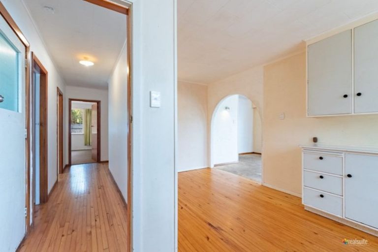 Photo of property in 15 James Grove, Stokes Valley, Lower Hutt, 5019