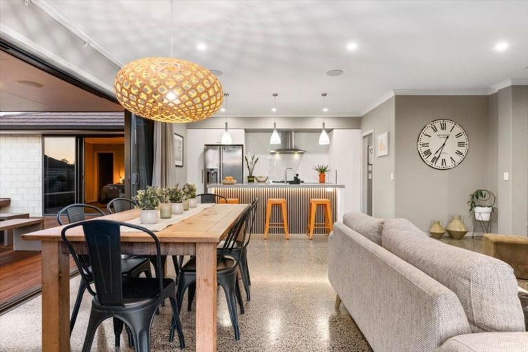 Photo of property in 6 Donelle Place, Te Puke, 3119