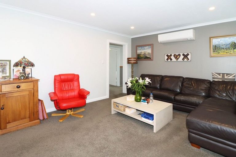 Photo of property in 6 Victoria Street, Carterton, 5713