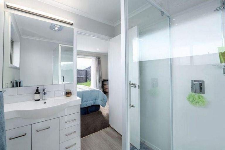 Photo of property in 4 Mckerrow Place, Featherston, 5710