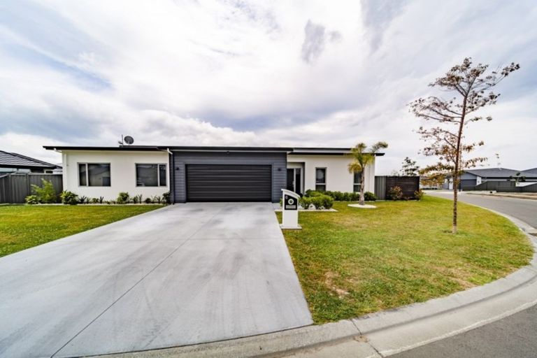 Photo of property in 6 Benmore Place, Poraiti, Napier, 4112