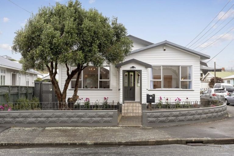 Photo of property in 32 Torridon Road, Miramar, Wellington, 6022