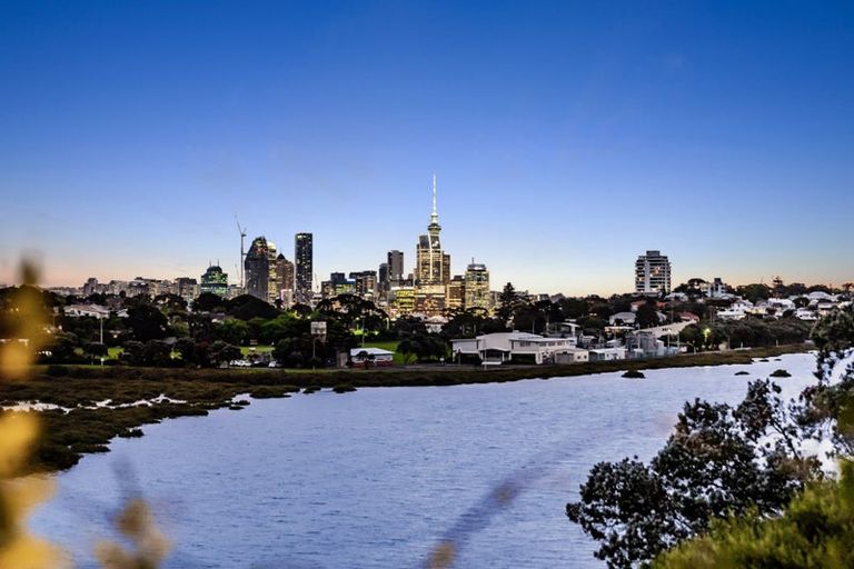 Photo of property in 71a Ngataringa Road, Devonport, Auckland, 0624