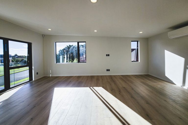 Photo of property in 2 Embling Place, Eastern Beach, Auckland, 2012