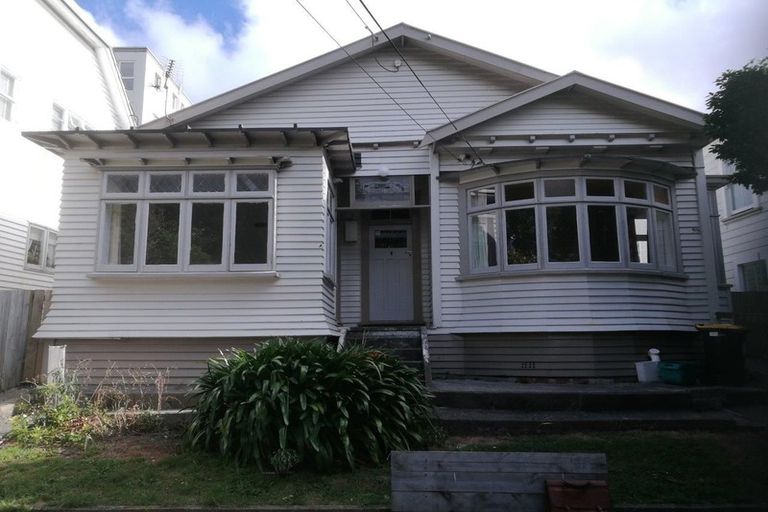 Photo of property in 76 Majoribanks Street, Mount Victoria, Wellington, 6011