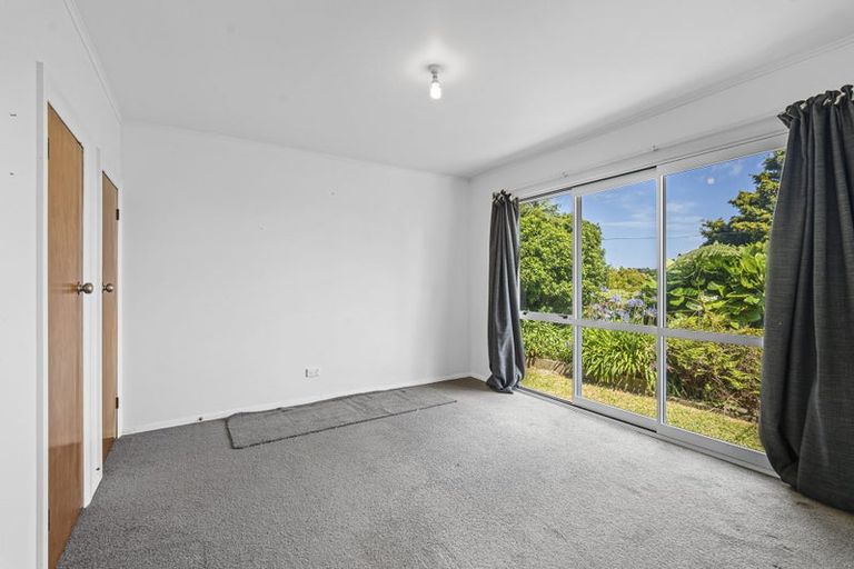 Photo of property in 35 Queens Road, Glen Avon, New Plymouth, 4312