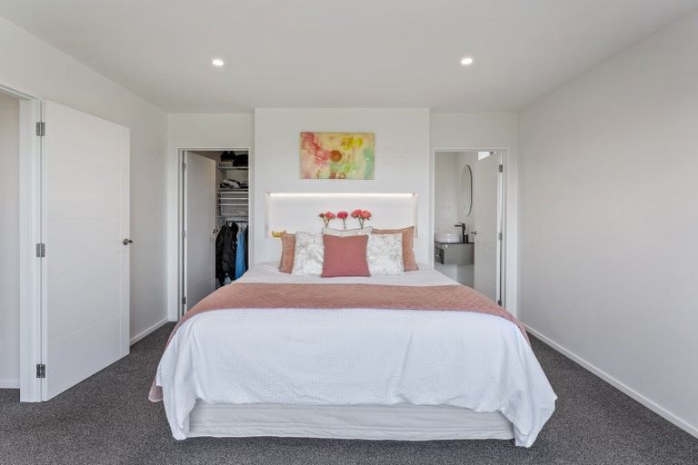 Photo of property in 32 Paterson Road, Mosgiel, 9092