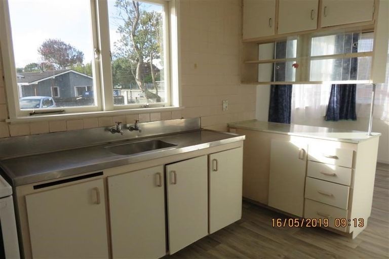 Photo of property in 16 Ascot Avenue, Henderson, Auckland, 0610