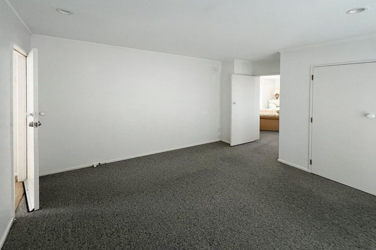 Photo of property in 76 Marellen Drive, Red Beach, 0932