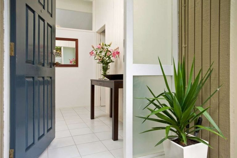 Photo of property in 79 Stott Avenue, Birkdale, Auckland, 0626