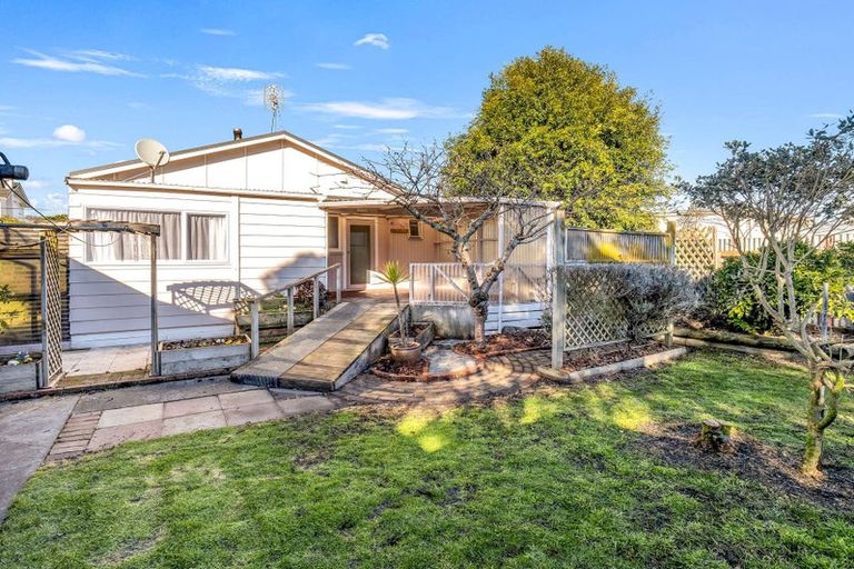 Photo of property in 14 Kawatiri Avenue, Gonville, Whanganui, 4501
