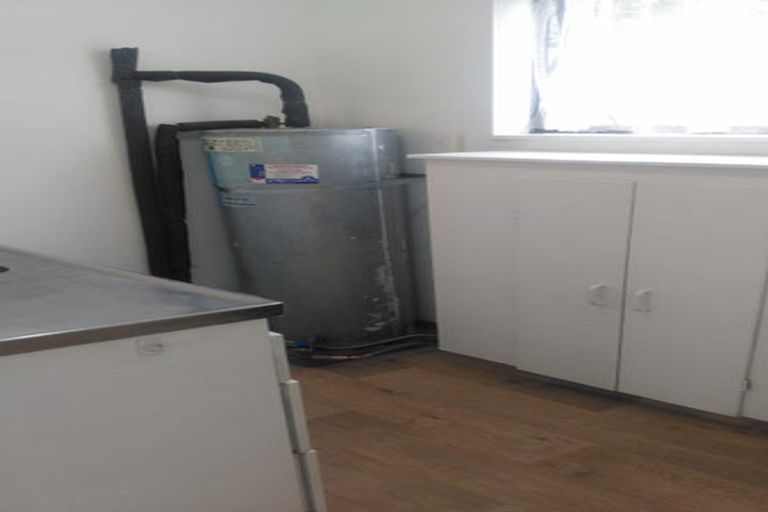 Photo of property in 42 Kamahi Street, Stokes Valley, Lower Hutt, 5019