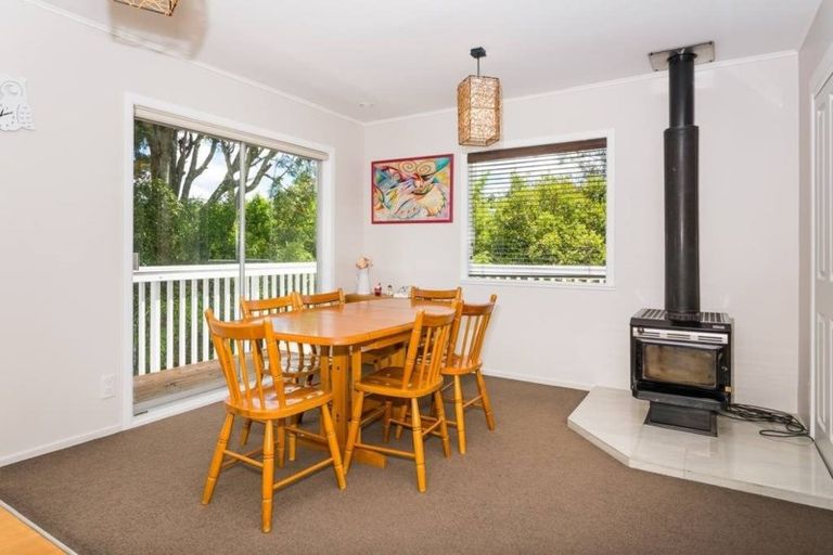 Photo of property in 1/42 Woodlands Crescent, Browns Bay, Auckland, 0630