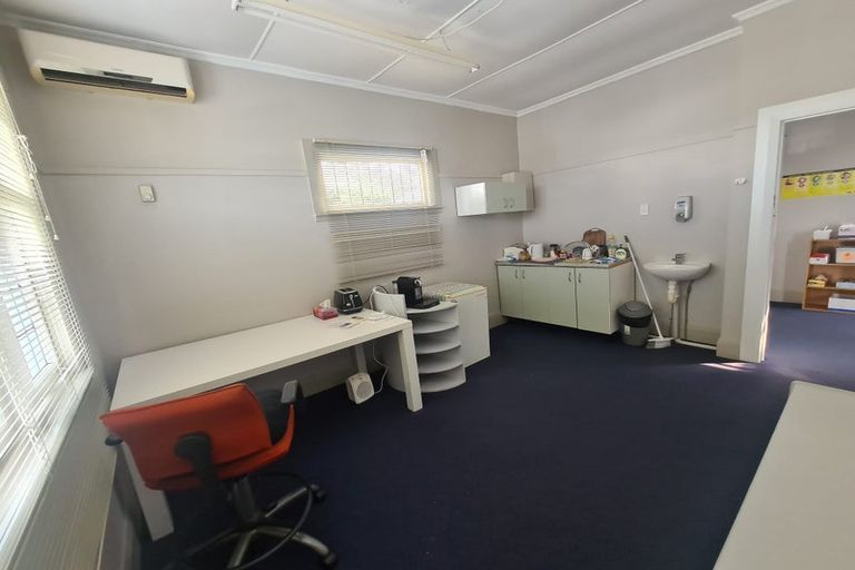 Photo of property in 2/225 Onewa Road, Birkenhead, Auckland, 0626