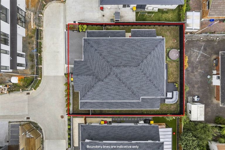 Photo of property in 10 Huaota Place, Botany Downs, Auckland, 2010