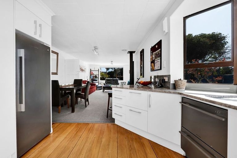 Photo of property in 4 Henui Street, Strandon, New Plymouth, 4312