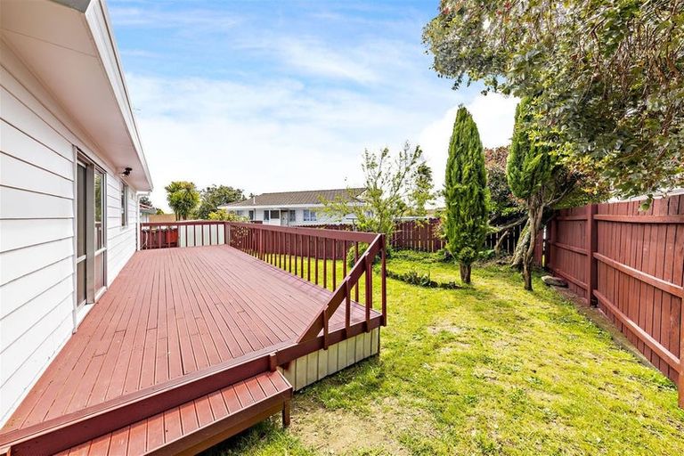 Photo of property in 2/35 Taitimu Drive, Weymouth, Auckland, 2103