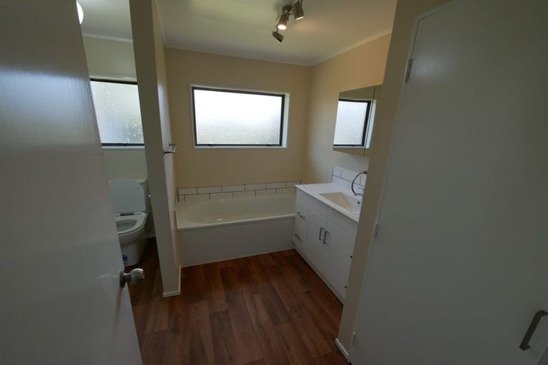 Photo of property in 4/31 Trentham Road, Papakura, 2110