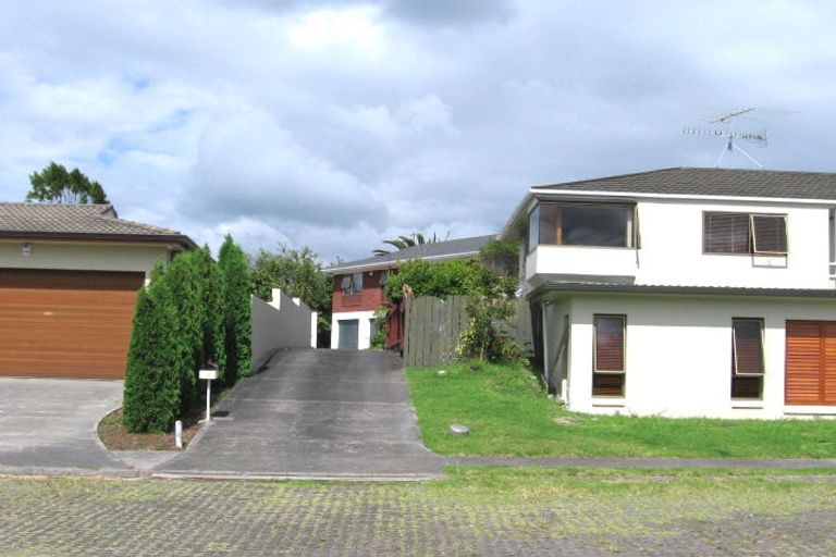 Photo of property in 13 Tarahanga Street, Northcote, Auckland, 0627
