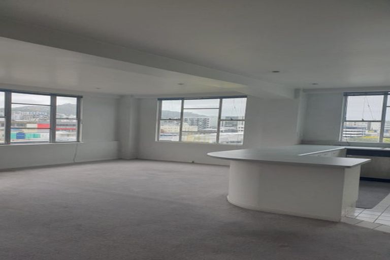 Photo of property in Grandstand Apartments, 11/80 Kent Terrace, Mount Victoria, Wellington, 6011