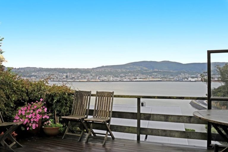 Photo of property in 16 Glengyle Street, Vauxhall, Dunedin, 9013