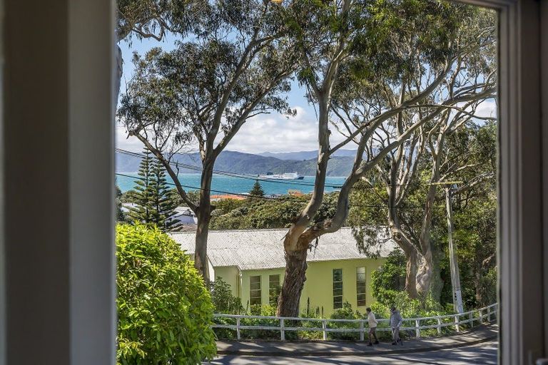Photo of property in 96 Tio Tio Road, Seatoun, Wellington, 6022