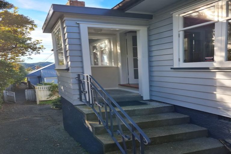 Photo of property in 11a Braithwaite Street, Karori, Wellington, 6012