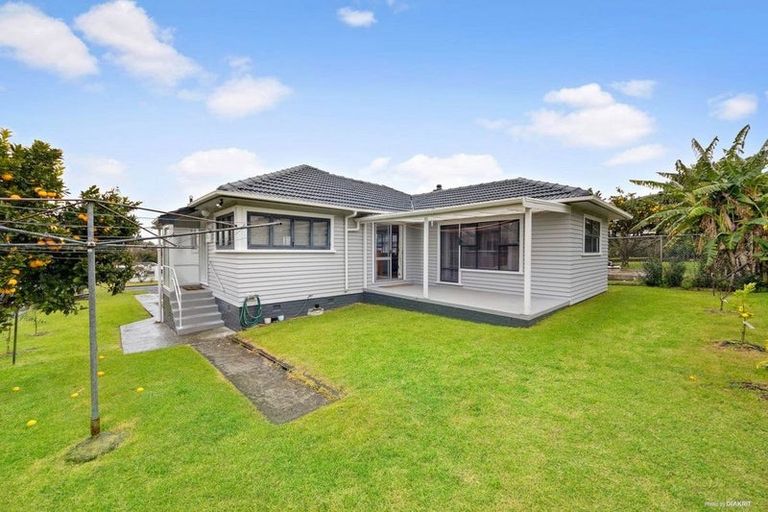 Photo of property in 61 Taikata Road, Te Atatu Peninsula, Auckland, 0610