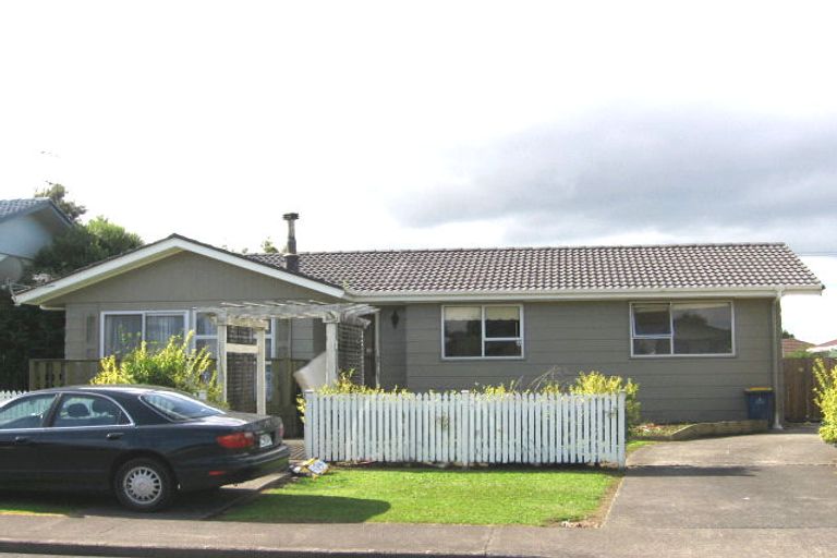 Photo of property in 9 Hindmarsh Street, Henderson, Auckland, 0612