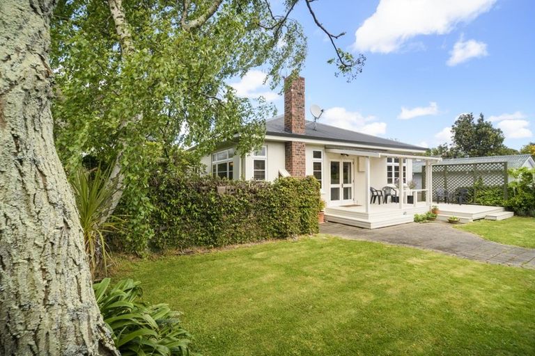 Photo of property in 32 Rangitira Avenue, Palmerston North, 4414