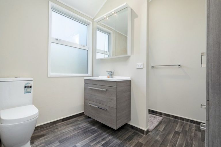 Photo of property in 62f Poplar Grove, Whalers Gate, New Plymouth, 4310