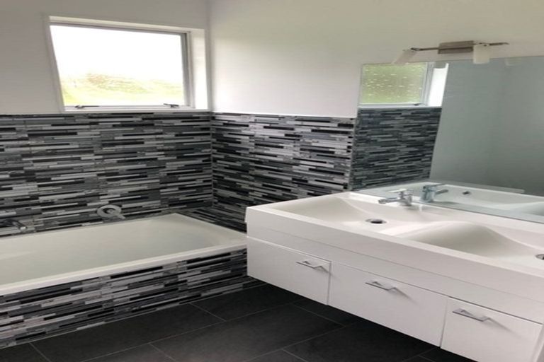 Photo of property in 87 Spinnaker Drive, Whitby, Porirua, 5024