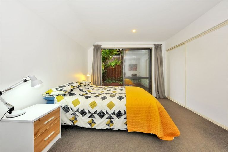 Photo of property in 2/82 Packe Street, Edgeware, Christchurch, 8013