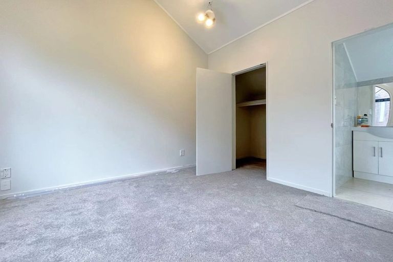 Photo of property in 1/41 Howard Road, Northcote, Auckland, 0627